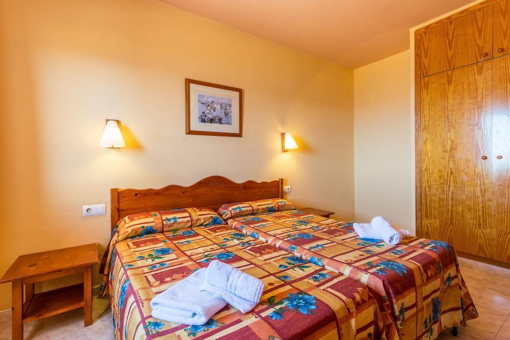 Apartamentos Moon Dreams Cabo De Banos Cala'N Blanes  Εξωτερικό φωτογραφία