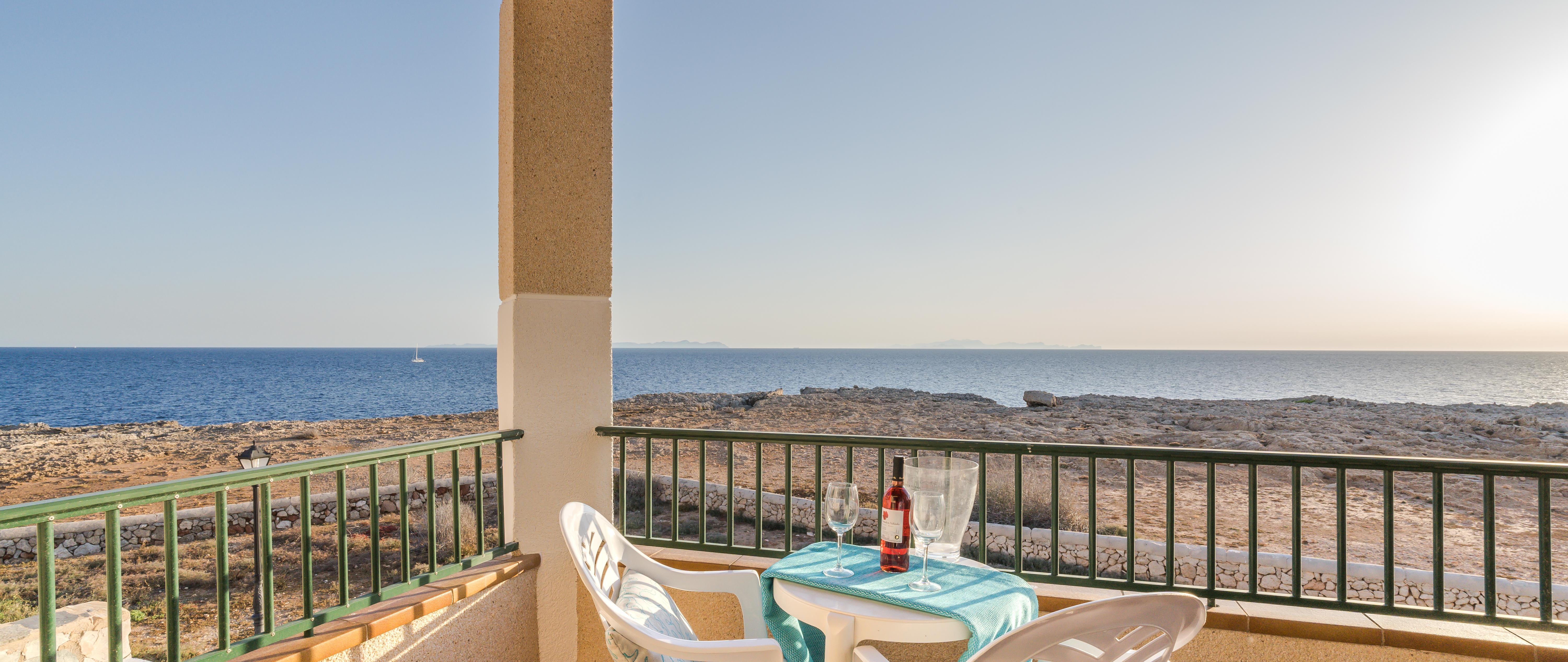 Apartamentos Moon Dreams Cabo De Banos Cala'N Blanes  Εξωτερικό φωτογραφία