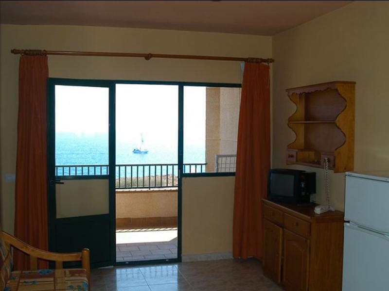 Apartamentos Moon Dreams Cabo De Banos Cala'N Blanes  Εξωτερικό φωτογραφία