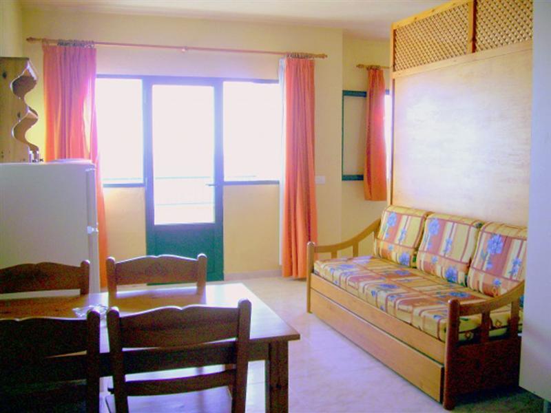 Apartamentos Moon Dreams Cabo De Banos Cala'N Blanes  Εξωτερικό φωτογραφία