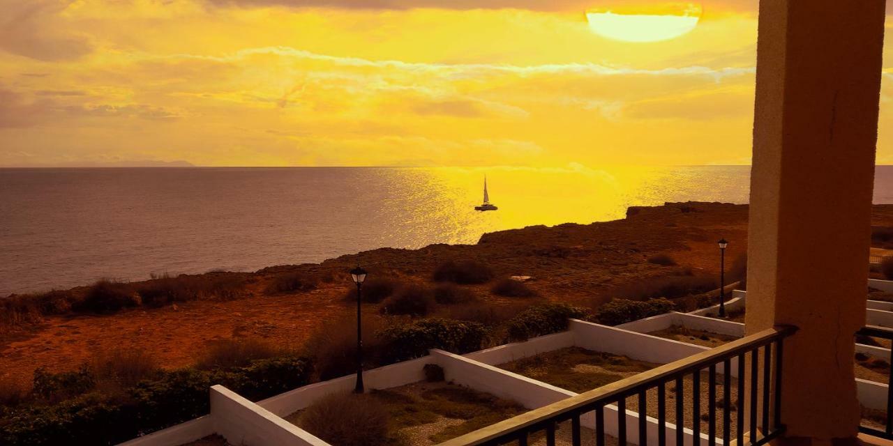 Apartamentos Moon Dreams Cabo De Banos Cala'N Blanes  Εξωτερικό φωτογραφία